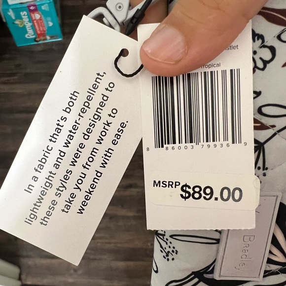 Water/RFID protected patterned Vera Bradley wallet - Picture 3 of 4